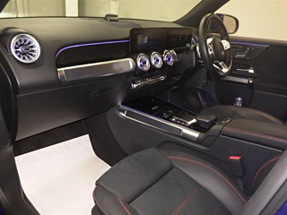 MERCEDES BENZ GLB 2023