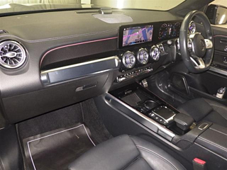MERCEDES BENZ GLB 2021