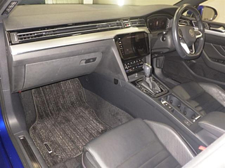 VOLKSWAGEN PASSAT VARIANT 2022