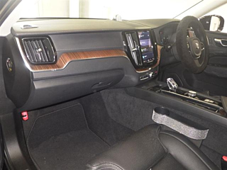 VOLVO XC60 2023