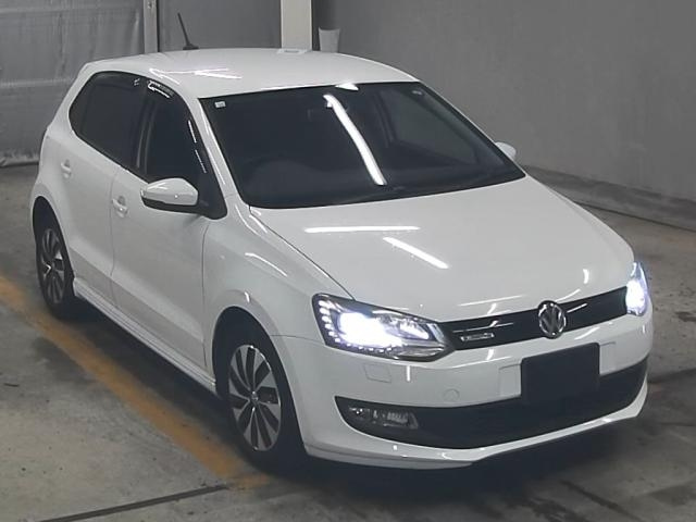 VOLKSWAGEN POLO 2016