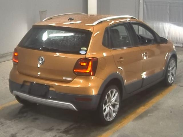 VOLKSWAGEN CROSS POLO 2015
