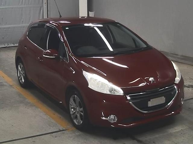 PEUGEOT 208 2015