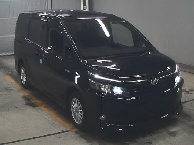 TOYOTA VOXY 2014
