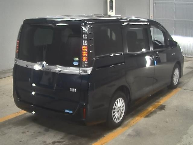 TOYOTA VOXY 2014