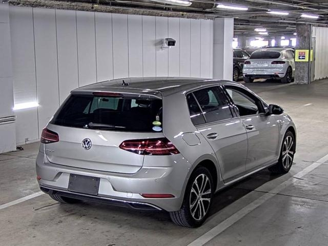 VOLKSWAGEN GOLF 2020