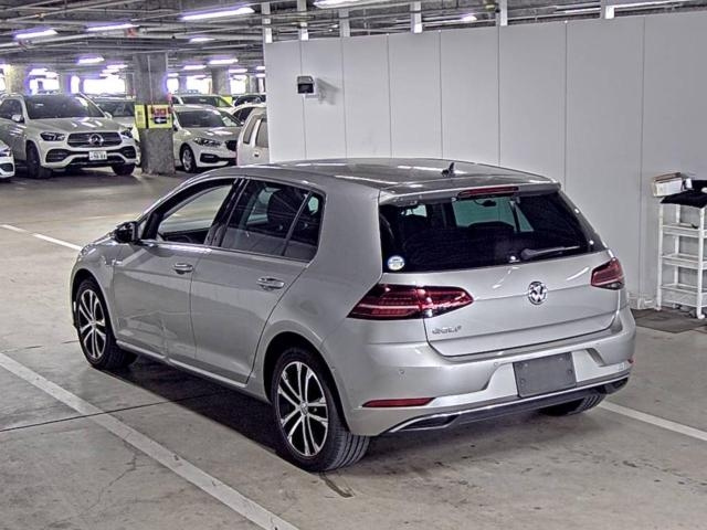 VOLKSWAGEN GOLF 2020
