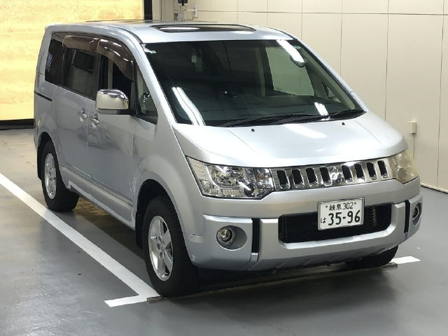 MITSUBISHI DELICA D5 2010