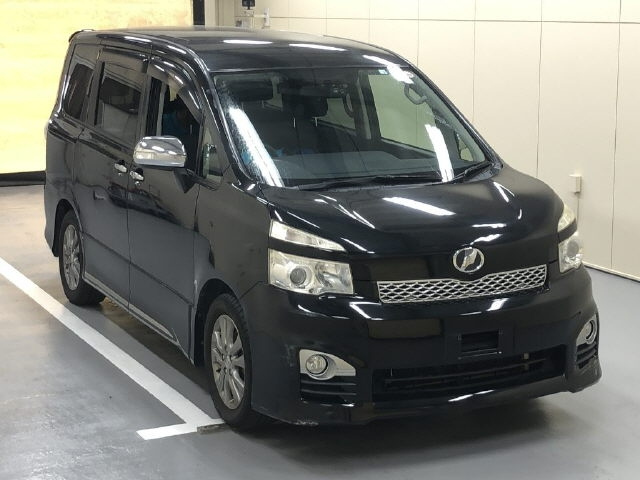TOYOTA VOXY 2012