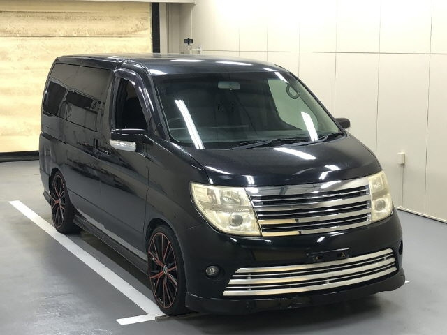 NISSAN ELGRAND