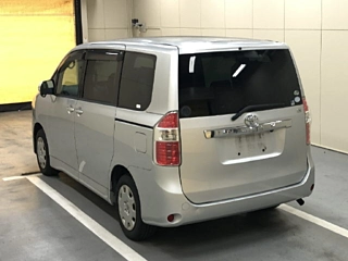 TOYOTA NOAH 2008