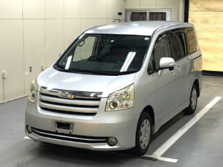 TOYOTA NOAH 2008
