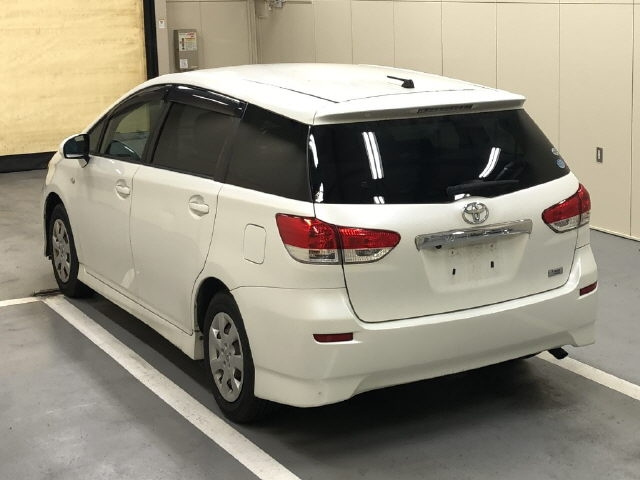 TOYOTA WISH 2011