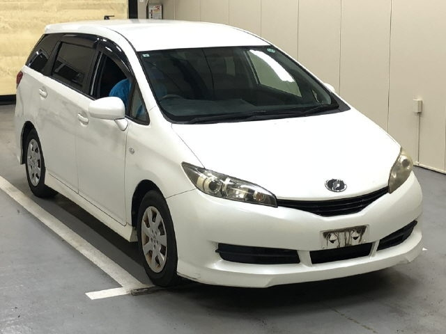 TOYOTA WISH 2011