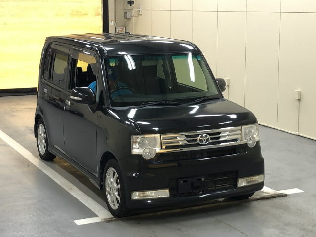 TOYOTA PIXIS SPACE 2012