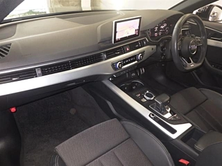 AUDI A4 2019