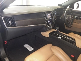 VOLVO V90 2021