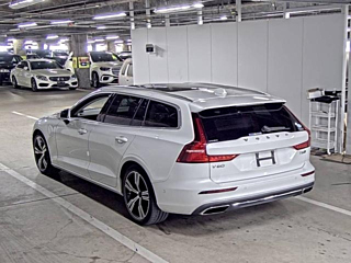 VOLVO V60 2020