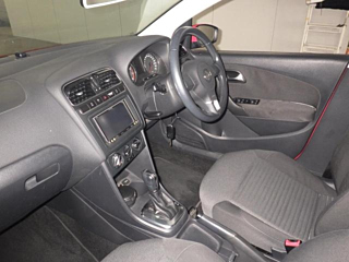 VOLKSWAGEN POLO 2013