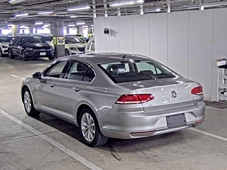 VOLKSWAGEN PASSAT 2015