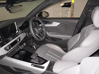 AUDI A4 2024