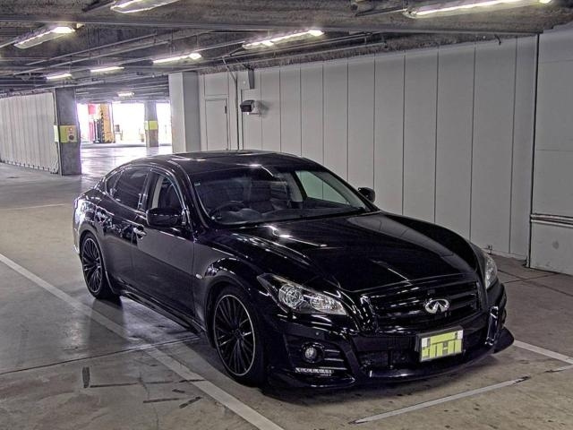 NISSAN FUGA 2009