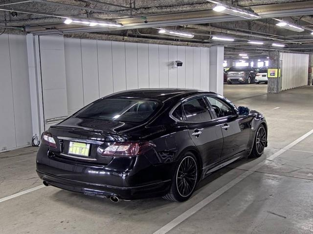 NISSAN FUGA 2009