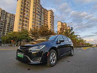 Заказать CHRYSLER BIG 捷龙PHEV IMPO