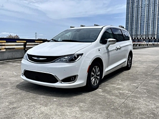 Заказать CHRYSLER BIG 捷龙PHEV IMPO