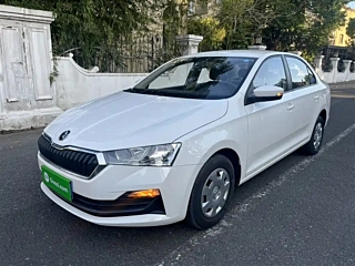 Заказать SKODA RAPID