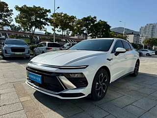 Заказать HYUNDAI SONATA