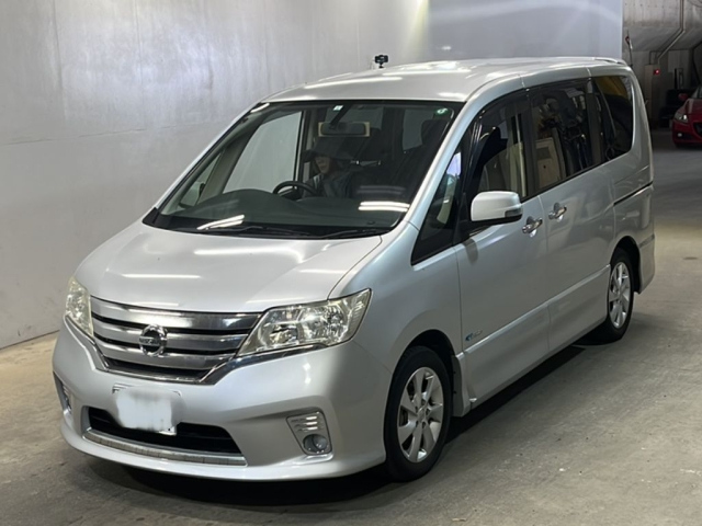 NISSAN SERENA 2013