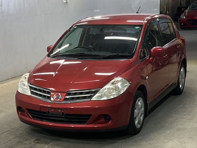 NISSAN TIIDA 2011