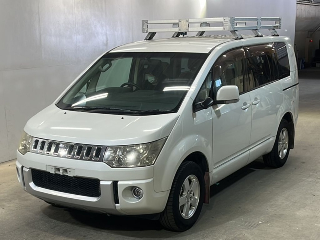 MITSUBISHI DELICA D5 2010