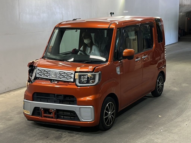 DAIHATSU WAKE 2014