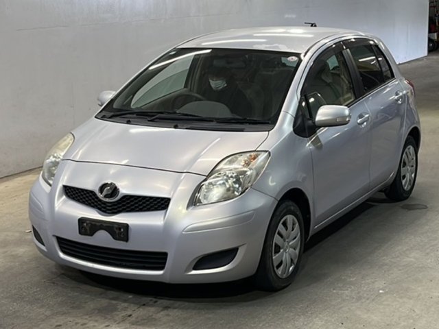 TOYOTA VITZ 2010