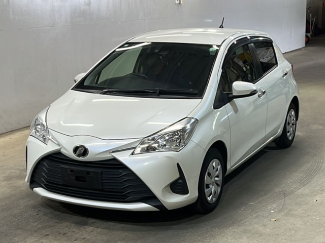 TOYOTA VITZ 2018