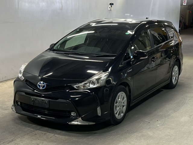TOYOTA PRIUS ALPHA 2016