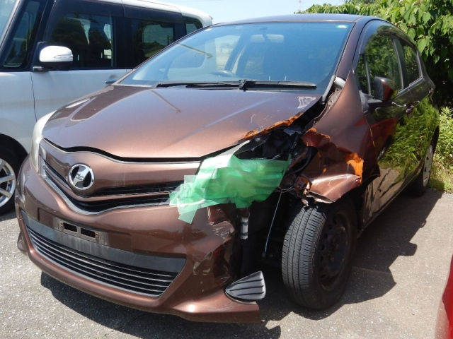 TOYOTA VITZ 2013