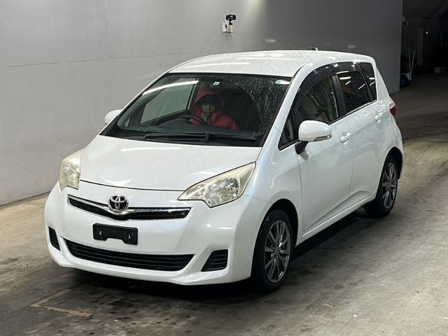 TOYOTA RACTIS 2011