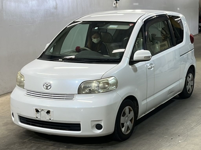 TOYOTA PORTE 2009