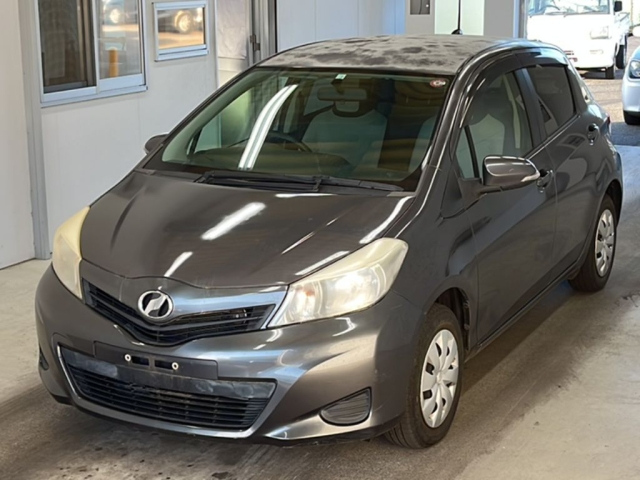 TOYOTA VITZ 2012