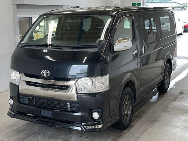 TOYOTA HIACE VAN 2017