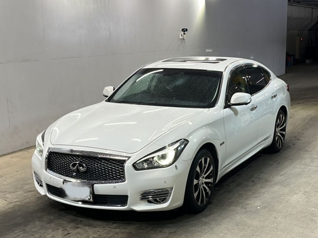 NISSAN FUGA 2015