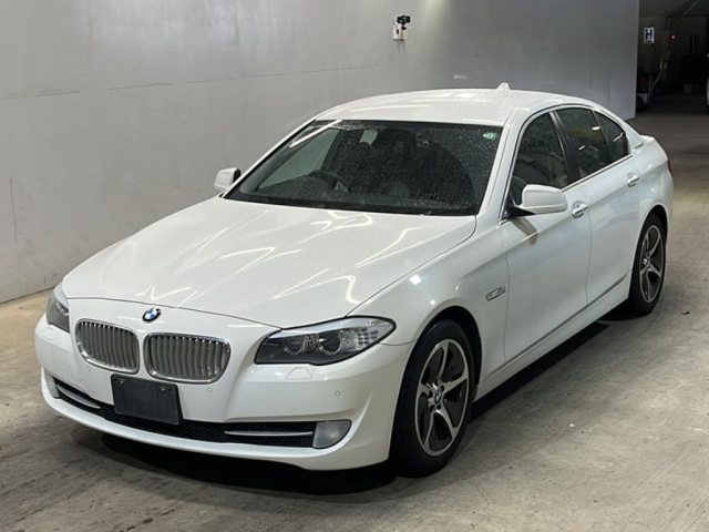 BMW 5 SERIES 2013