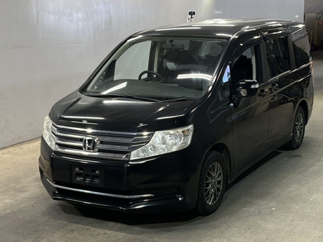 HONDA STEP WAGON 2013