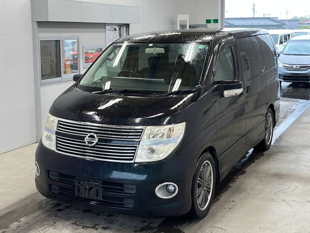 NISSAN ELGRAND 2010