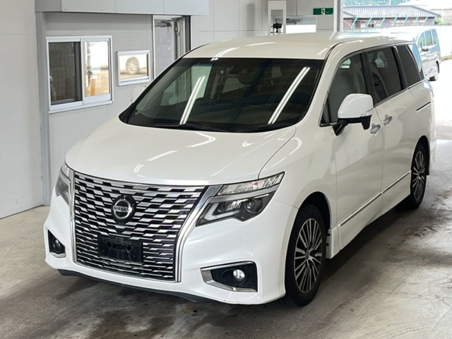 NISSAN ELGRAND 2022