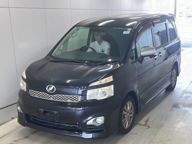 TOYOTA VOXY 2012