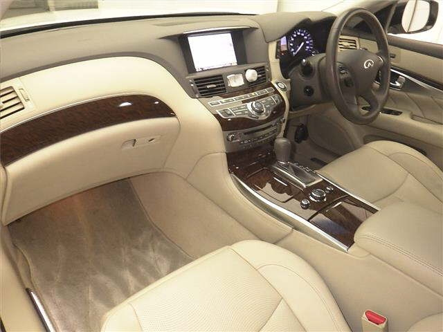 NISSAN FUGA 2015